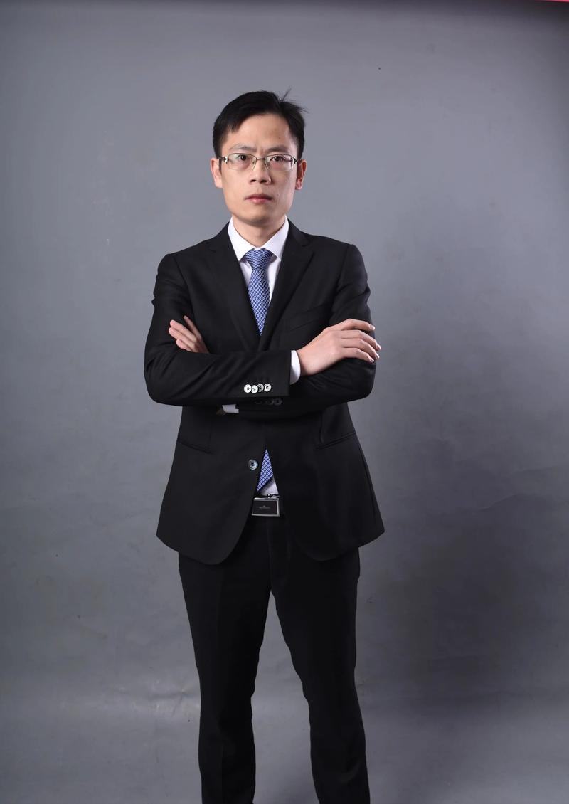 冉云华 艺术总监 & 首席设计师